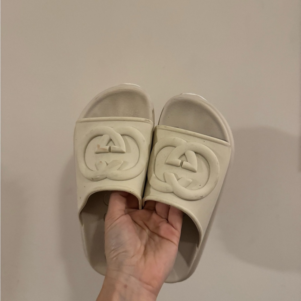 Gucci Cream Sandals with Embossed Logo